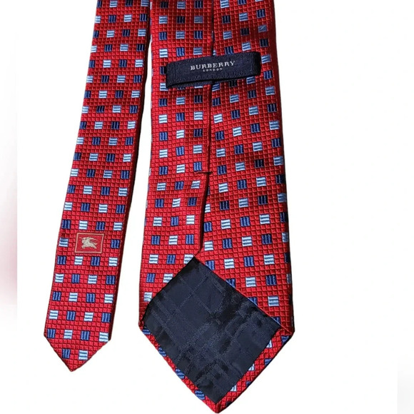 Burberry Red 100% silk Tie - Picture 2 of 6